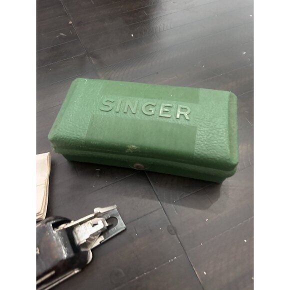 Vintage Singer Buttonholer 160506, Original Case 1948, Sewing Parts, Untested - Picture 6 of 6